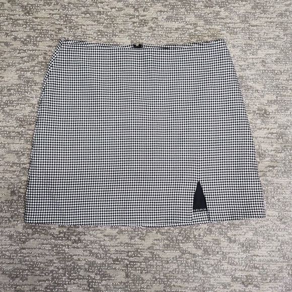 Black and white Houndstooth pattern mini skirt - Picture 3 of 8